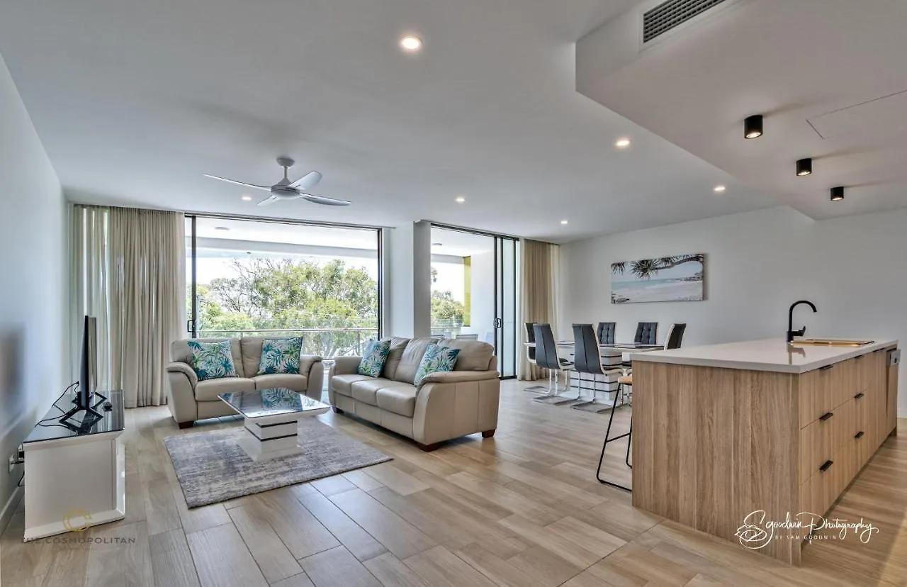 Riverfront Breeze @ The Cosmopolitan Unit10307 Maroochydore